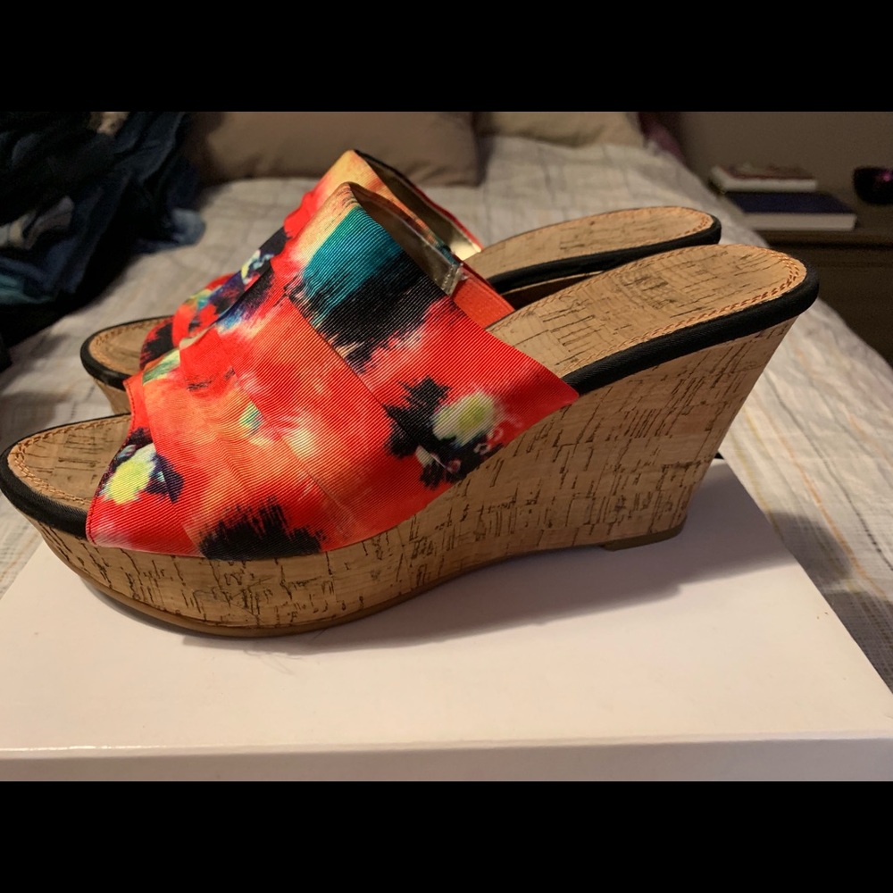 Nine West platform slides